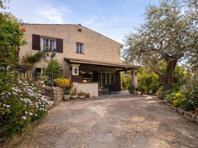 Maison vente à Nice, Contes