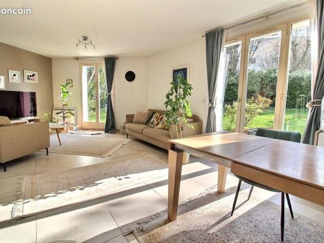 Maison vente à Versailles, Montigny-le-bretonneux