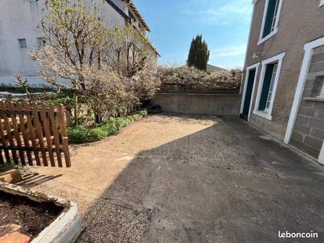 Maison vente à Saint-Amand-Montrond, Châteaumeillant