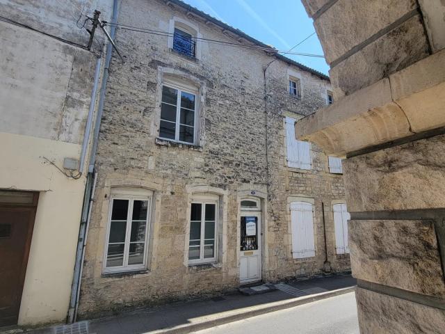Maison vente à Confolens, Ruffec