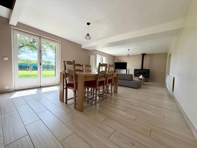 Maison vente à Bernay, Roman