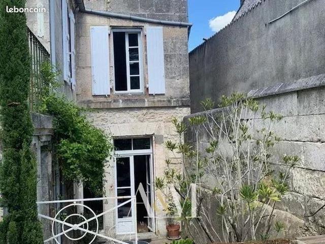 Maison vente à Angoulême, Aignes-et-puypéroux