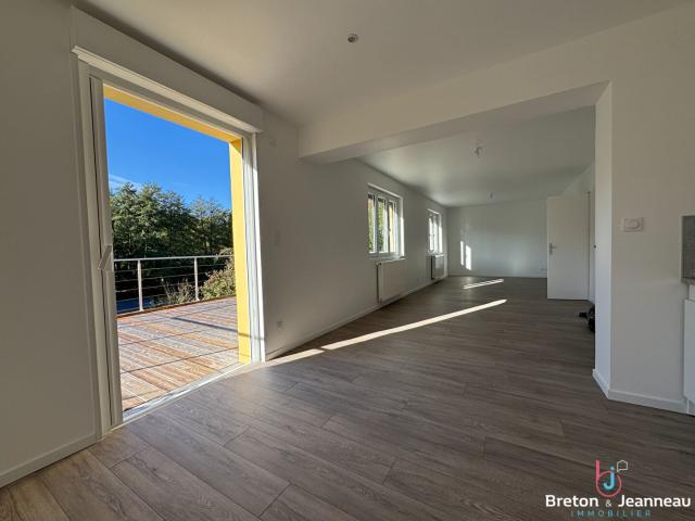 Maison vente à Laval, Changé