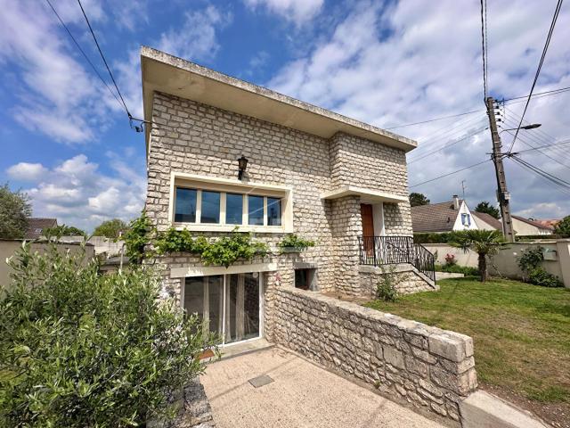 Maison vente à Fontainebleau, Montcourt-fromonville