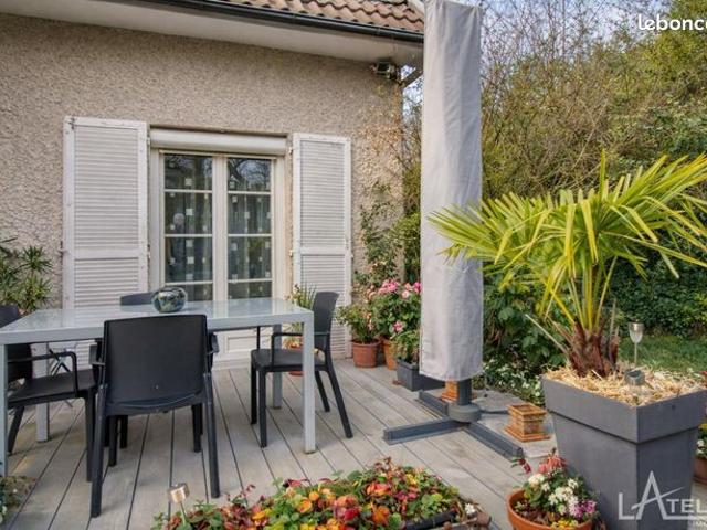 Maison vente à Versailles, Plaisir