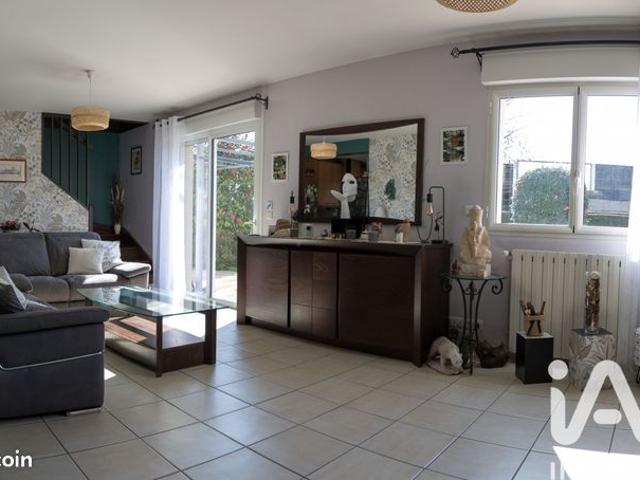 Maison vente à Avallon, Bois-d'arcy