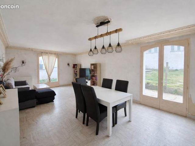 Maison vente à Château-Gontier, Méral