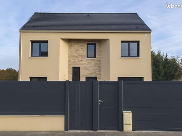 Maison vente à Pontoise, Mériel