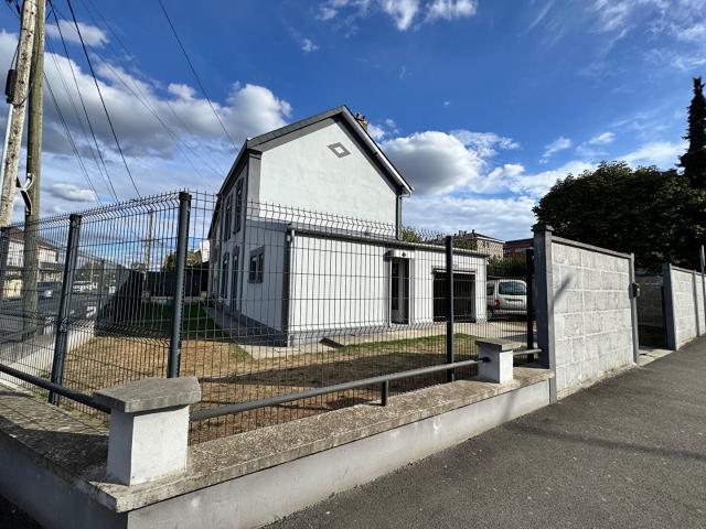 Maison vente à Manchester, Charleville-Mézières