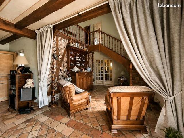 Maison vente à Tours, Monnaie