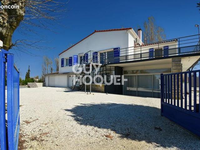 Maison vente à La Rochelle, Yves