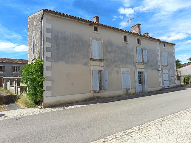 Maison vente à Fontenay-le-Comte, Bouillé-courdault