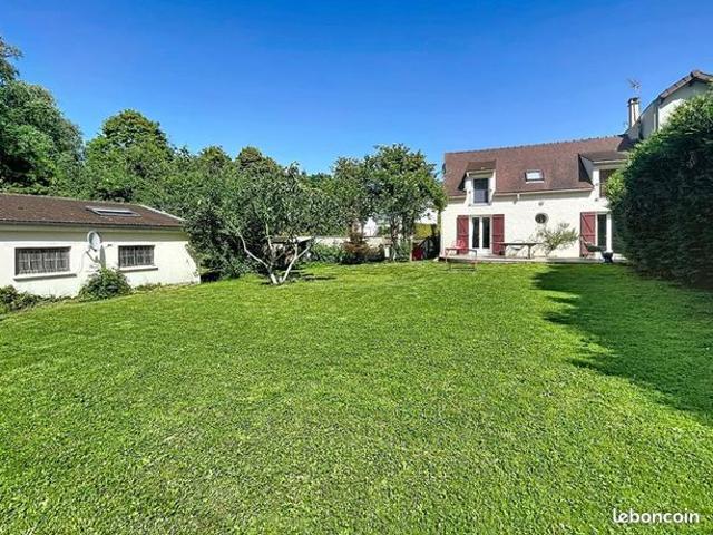 Maison vente à Créteil, Santeny