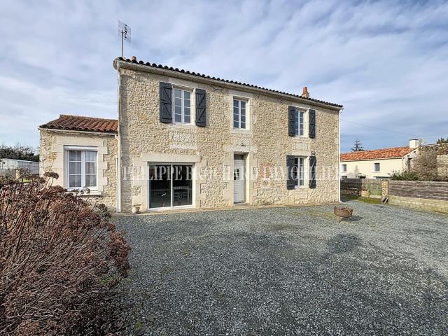 Maison vente à Fontenay-le-Comte, Saint-jean-de-beugné