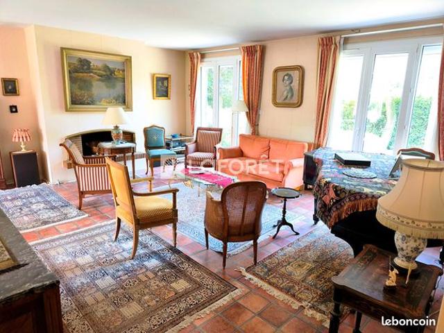 Maison vente à Versailles, Plaisir