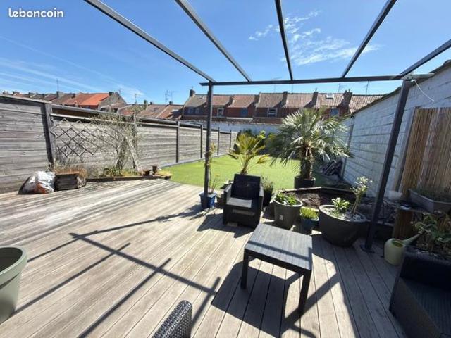 Maison vente à Lille, Croix