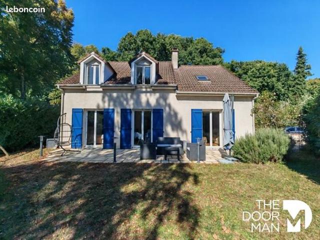 Maison vente à Versailles, Montigny-le-bretonneux