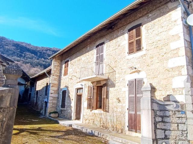 Maison vente à Belley, Ambléon