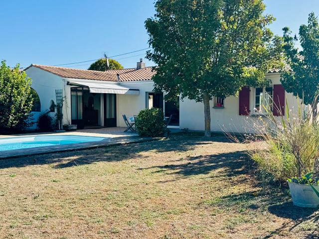 Maison vente à Saintes, La Vallée