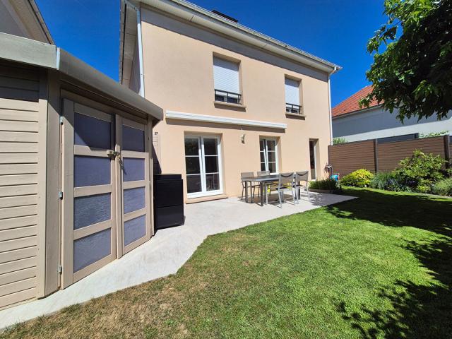Maison vente à Zone d'activités de l'Observatoire, Montigny-le-Bretonneux