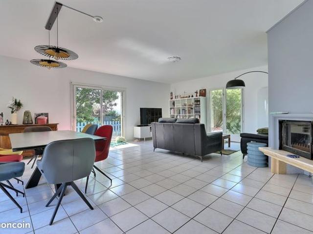 Maison vente à Riom, Auvergne-Rhône-Alpes