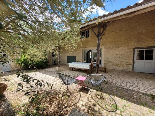 Maison vente à Fontenay-le-Comte, Les Magnils-reigniers