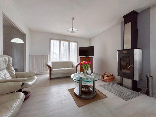 Maison vente à Angers, Soucelles