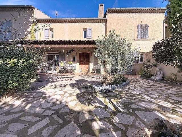 Maison vente à Arles, Cabannes