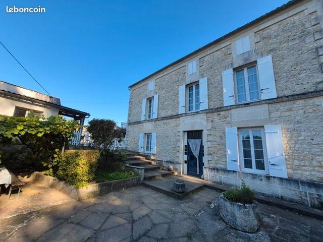 Maison vente à Saint-Jean-d'Angély, Saint-savinien