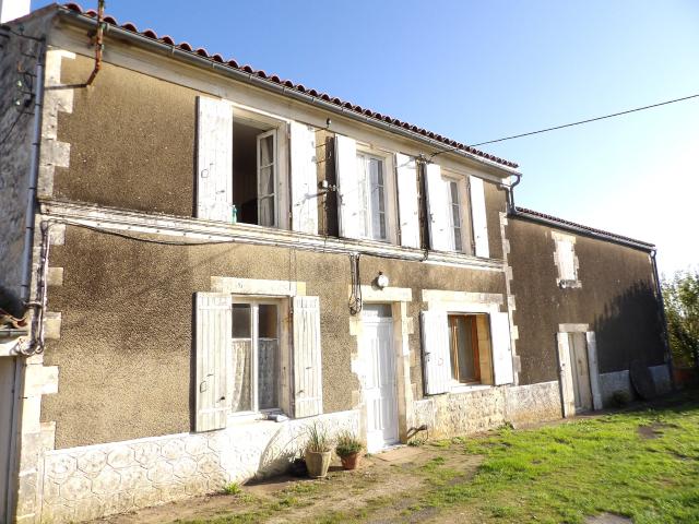 Maison vente à Saint-Jean-d'Angély, Saint-savinien
