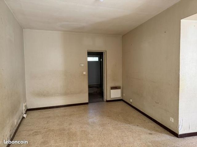 Maison vente à Nîmes, Tavel