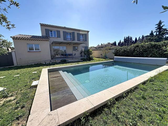 Maison vente à Arles, La Salle Les Alpes