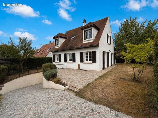 Maison vente à La Chapelle-en-Serval, Oise