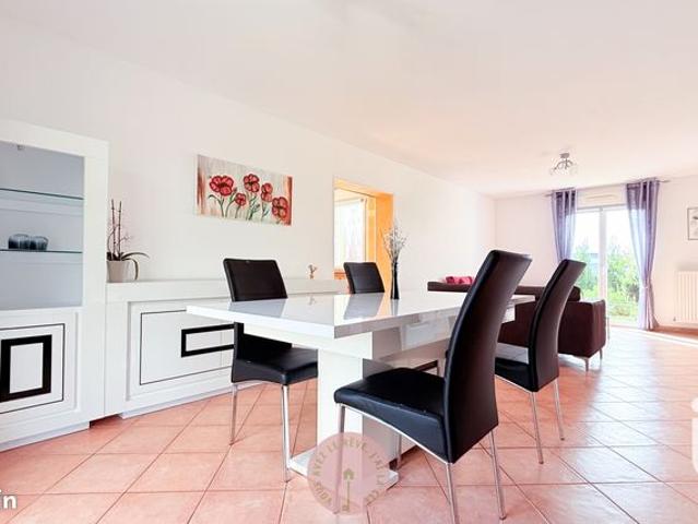Maison vente à Metz, Jury