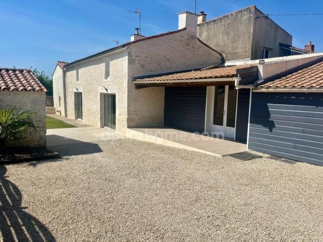 Maison vente à Fontenay-le-Comte, Sainte-gemme-la-plaine