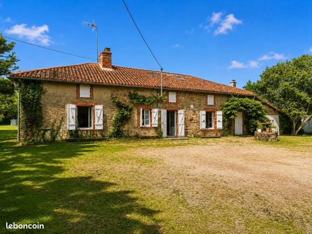Maison vente à Montmorillon, Luchapt