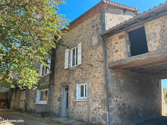 Maison vente à Nontron, Champniers-et-reilhac