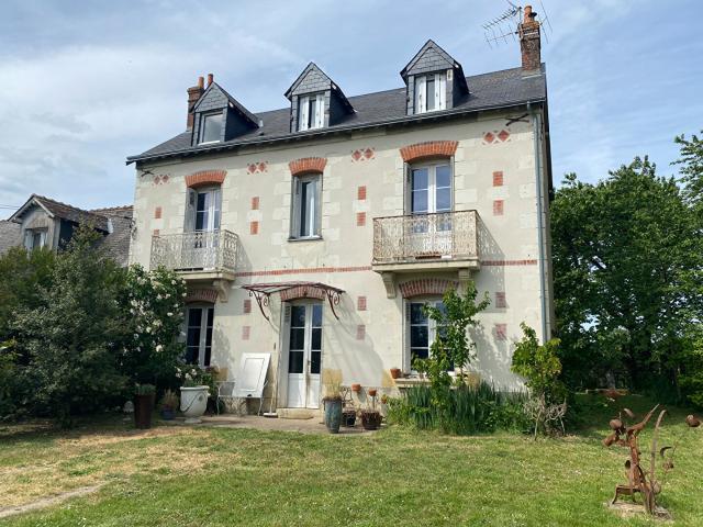 Maison vente à Tours, Monnaie