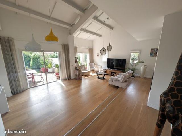 Maison vente à Arrondissement de Toulon, Six-fours-les-plages