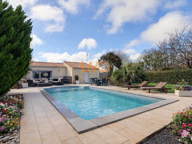 Maison vente à Saintes, Nouvelle-Aquitaine