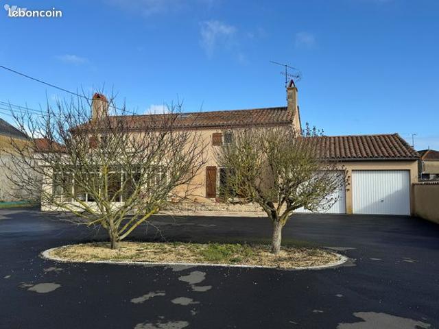 Maison vente à Parthenay, Airvault