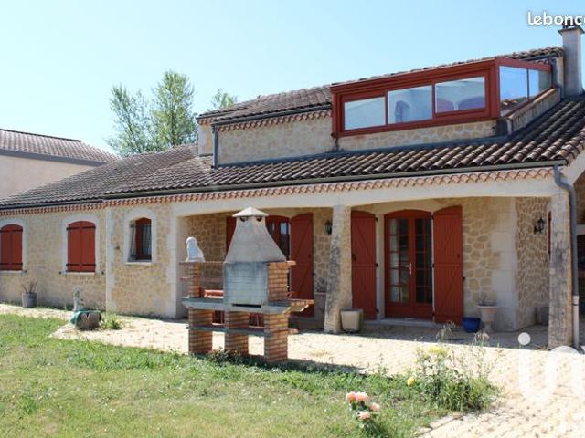 Maison vente à Riom, Les Martres-d'artière