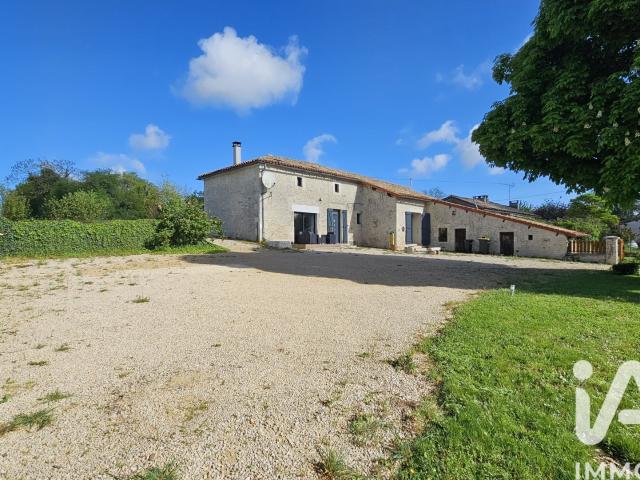 Maison vente à Montmorillon, Saint-macoux