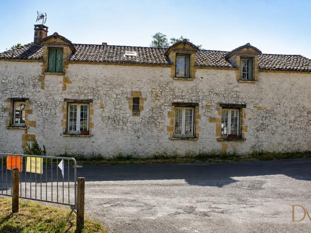 Maison vente à Bergerac, Faux