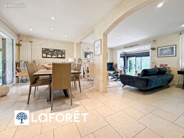 Maison vente à Palaiseau, Sainte-geneviève-des-bois