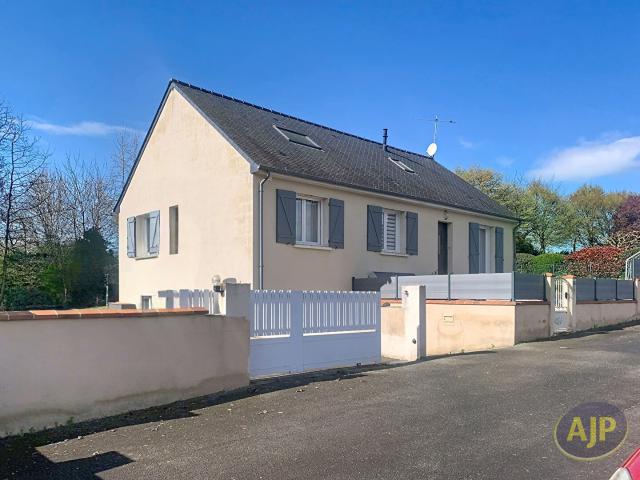 Maison vente à Segré, Combrée