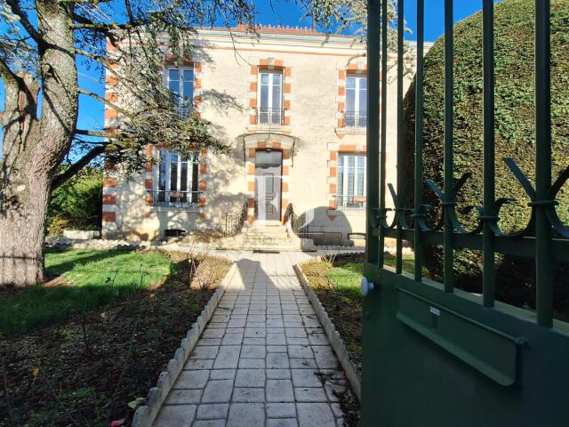 Maison vente à Confolens, Saint-fraigne