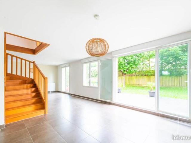 Maison vente à Versailles, Plaisir