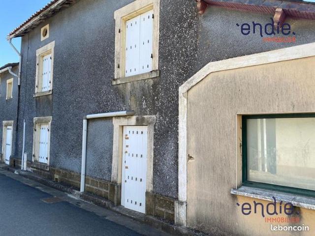 Maison vente à Saint-Jean-de-Sauves, Vienne