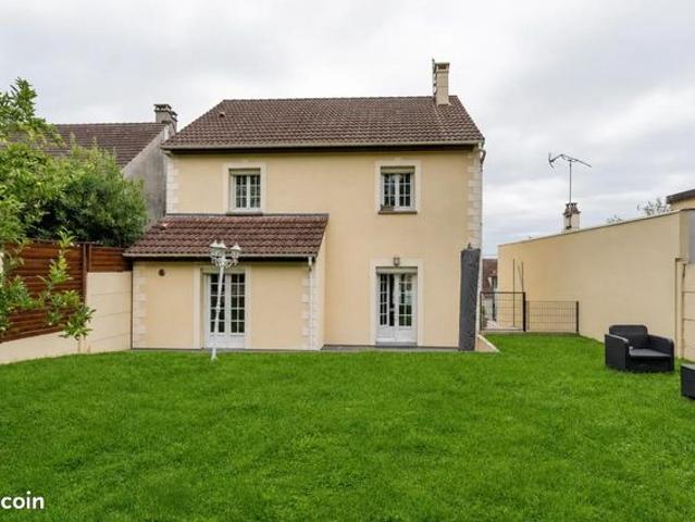 Maison vente à Dreux, Montreuil